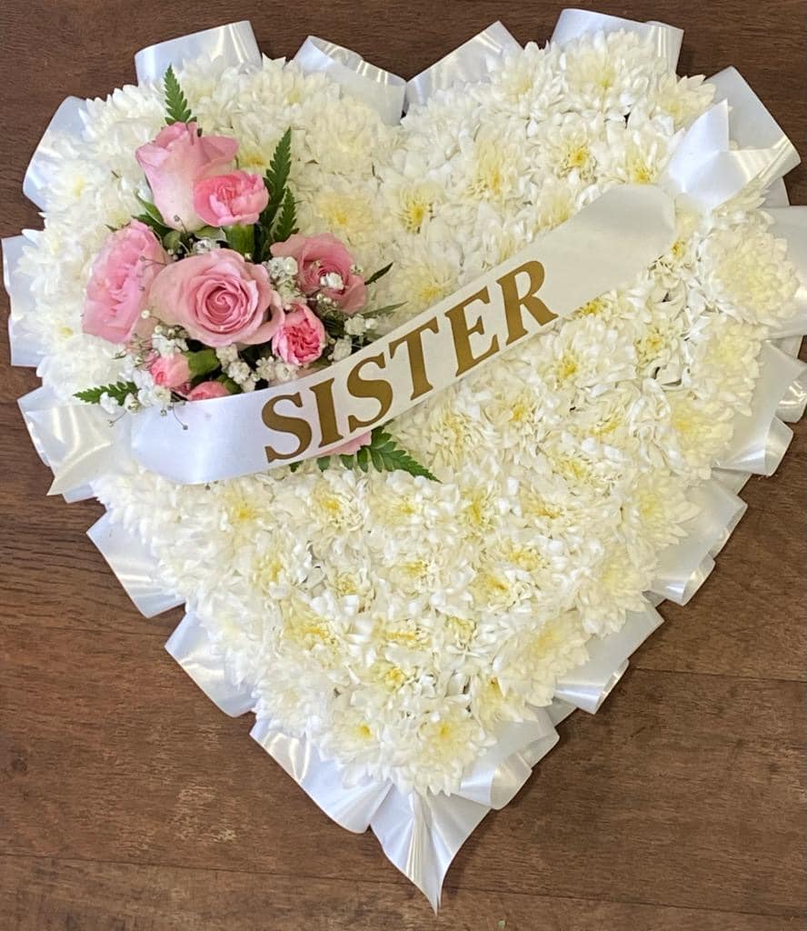 closed base heart of flowers