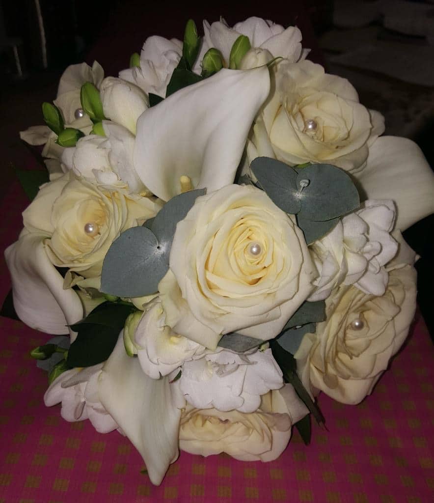 white rose and calla lily bouquet